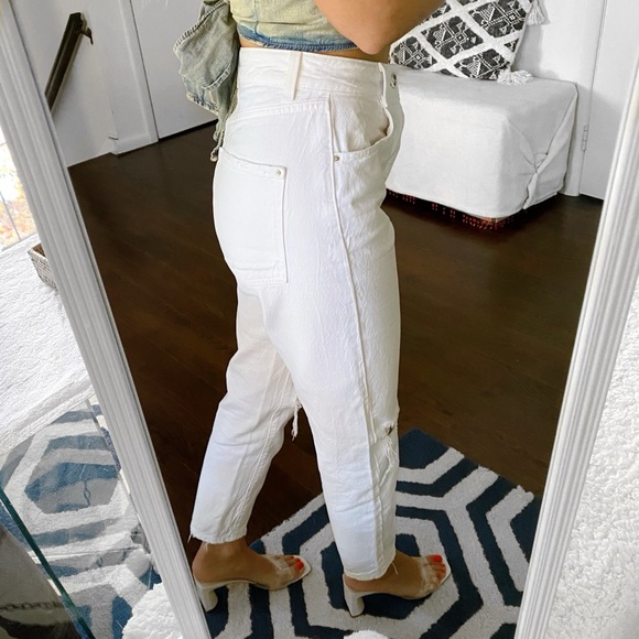 π ZARA WHITE HIGH WAIST DISTRESSED RAW HEM JEANS! - Picture 4 of 16